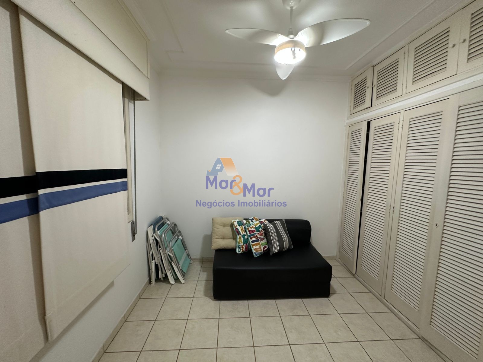 Apartamento na Praia das Pitangueiras, Guarujá - SP