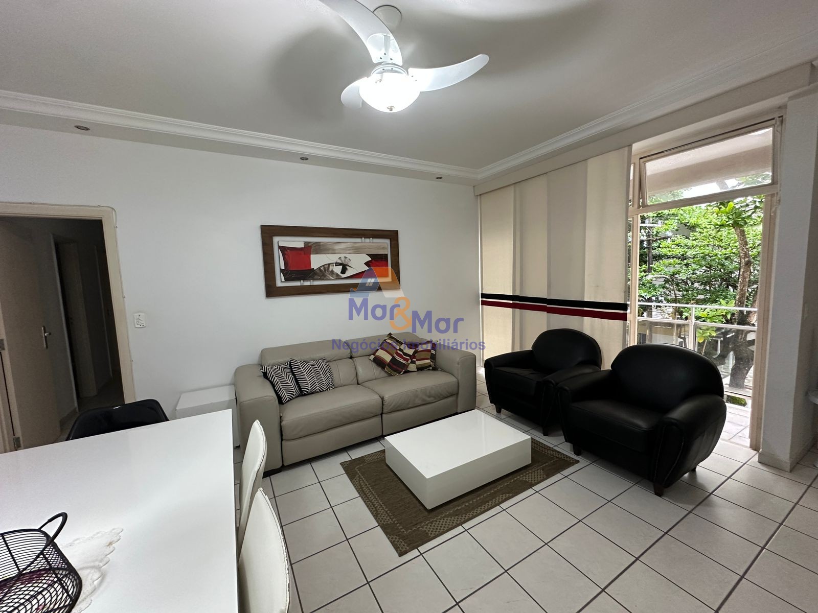 Apartamento na Praia das Pitangueiras, Guarujá - SP