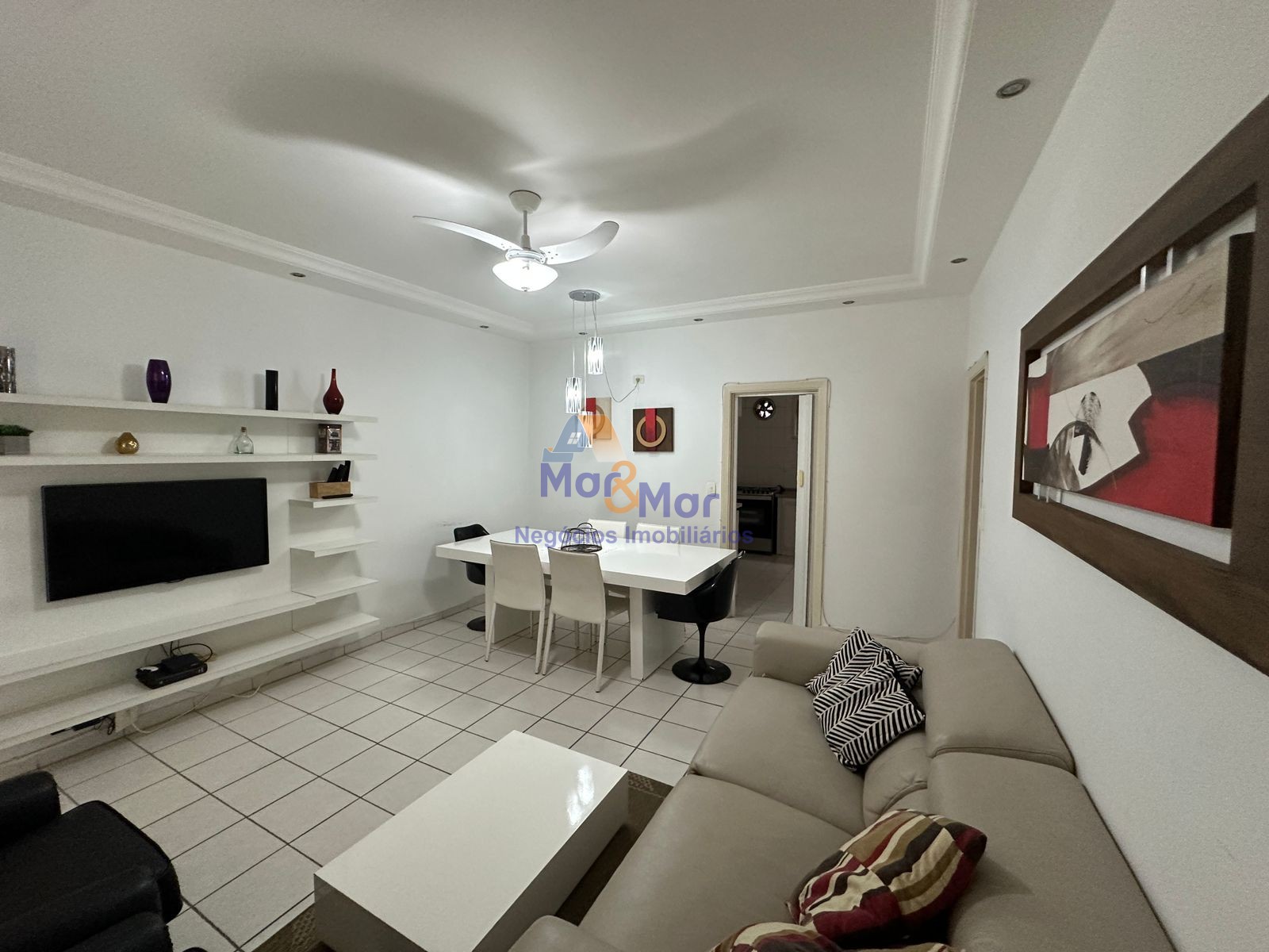 Apartamento na Praia das Pitangueiras, Guarujá - SP