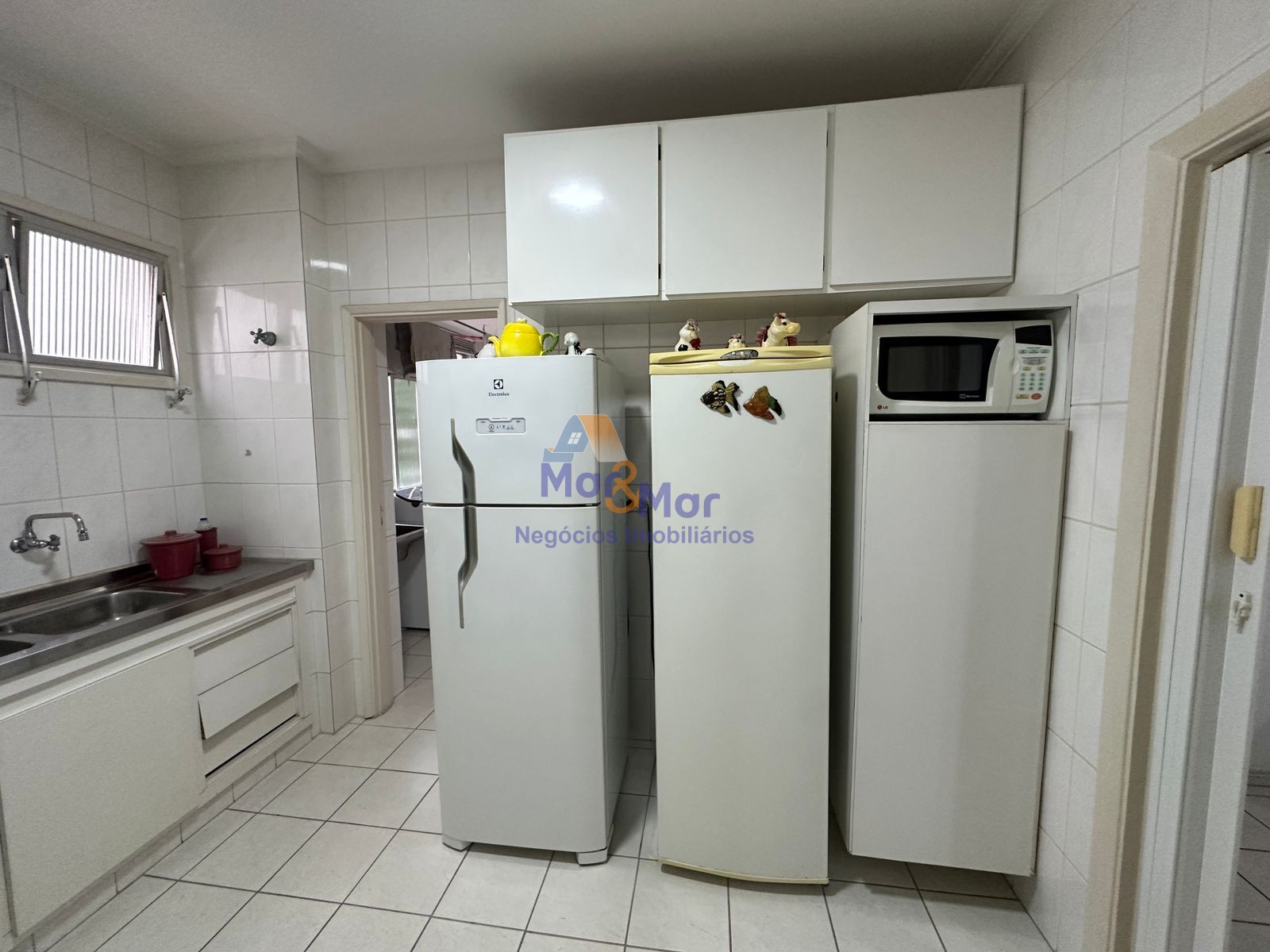 Apartamento na Praia das Pitangueiras, Guarujá - SP