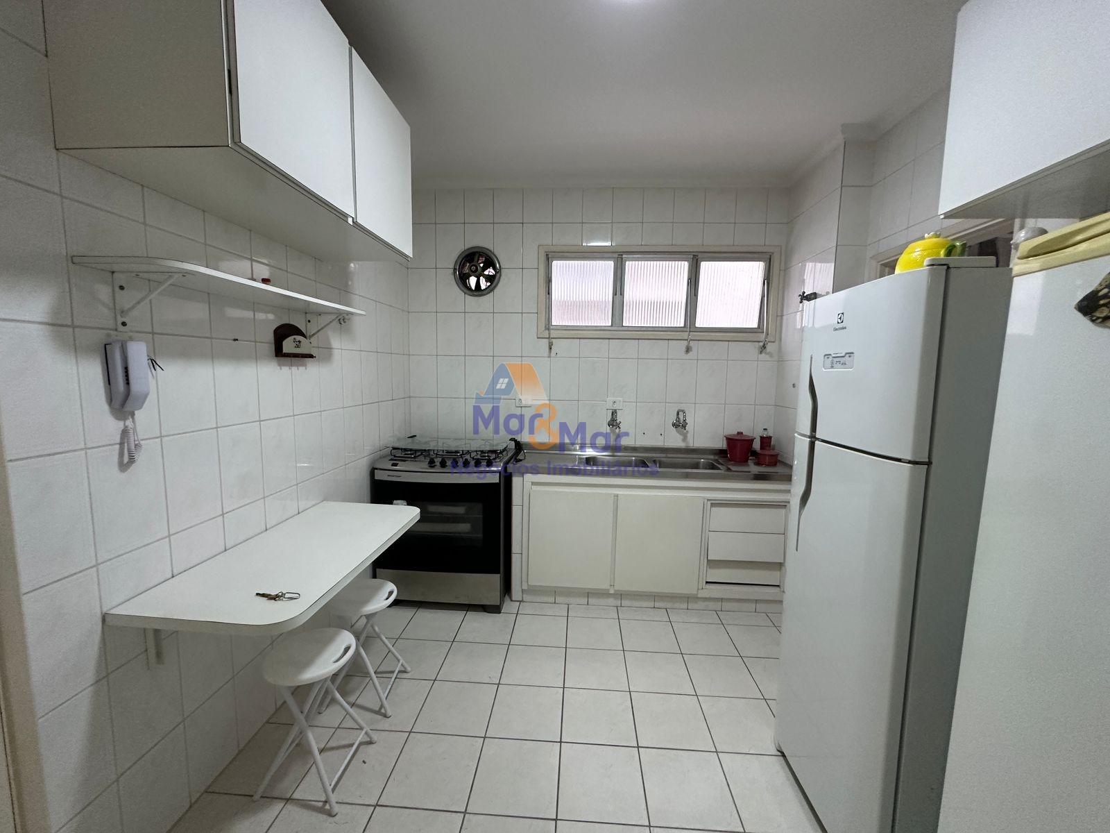 Apartamento na Praia das Pitangueiras, Guarujá - SP