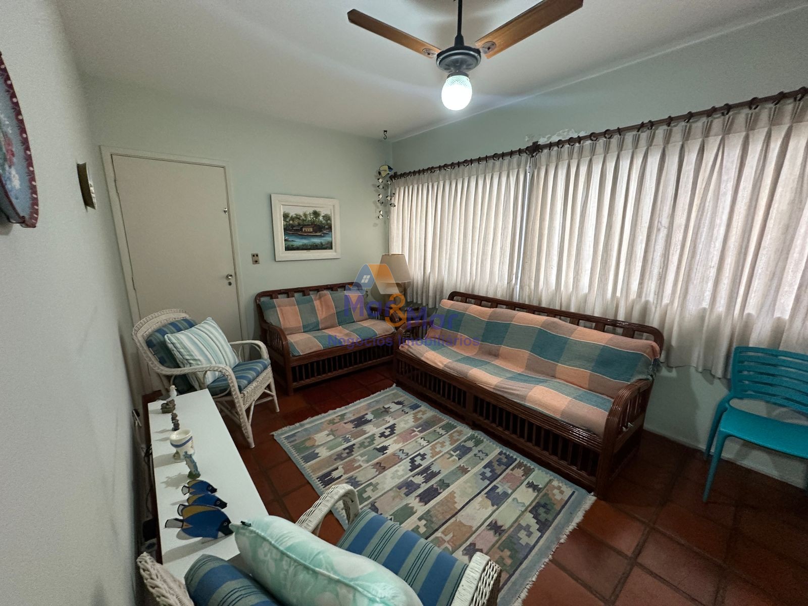 Apartamento na Praia das Pitangueiras, Guarujá - SP