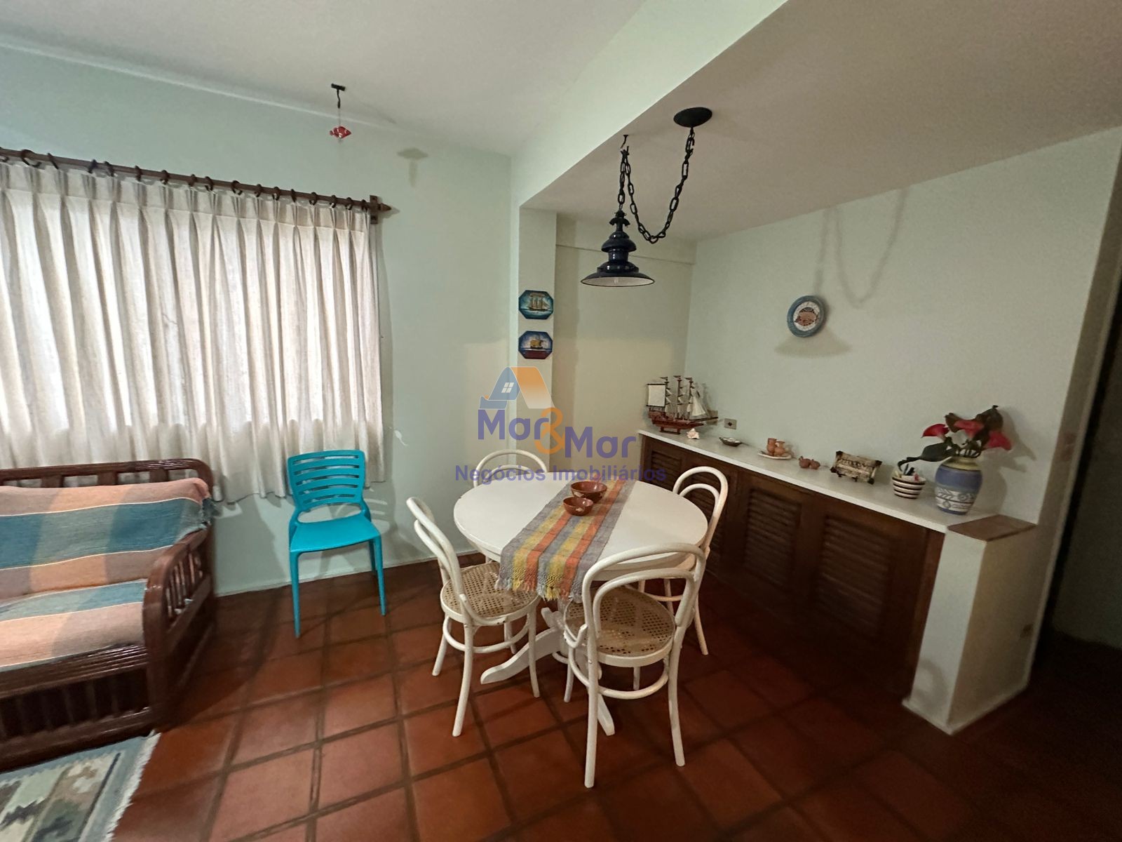 Apartamento na Praia das Pitangueiras, Guarujá - SP