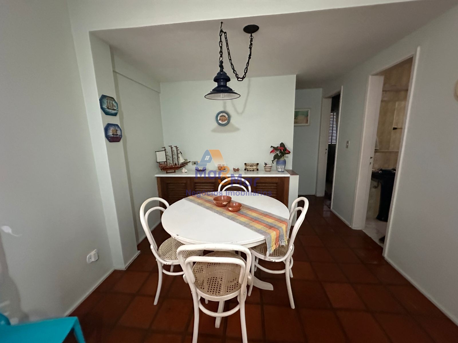 Apartamento na Praia das Pitangueiras, Guarujá - SP
