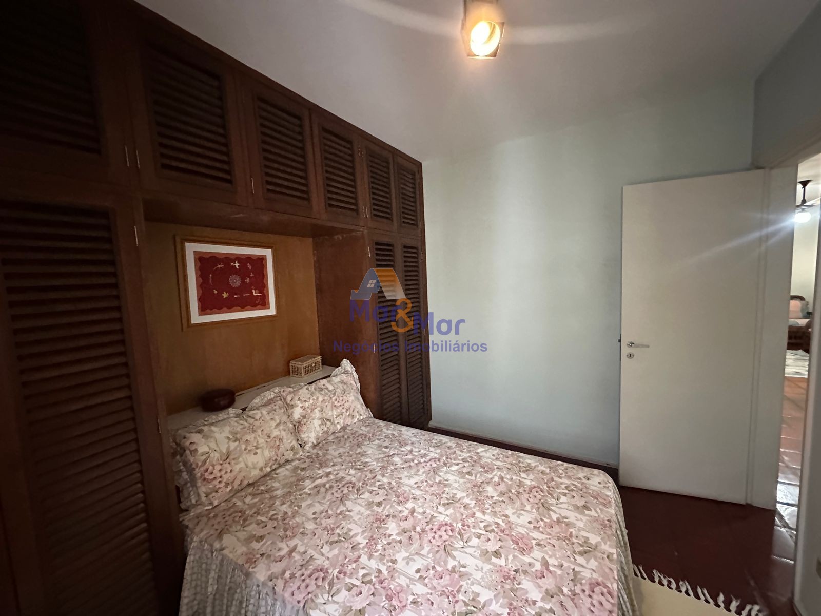 Apartamento na Praia das Pitangueiras, Guarujá - SP