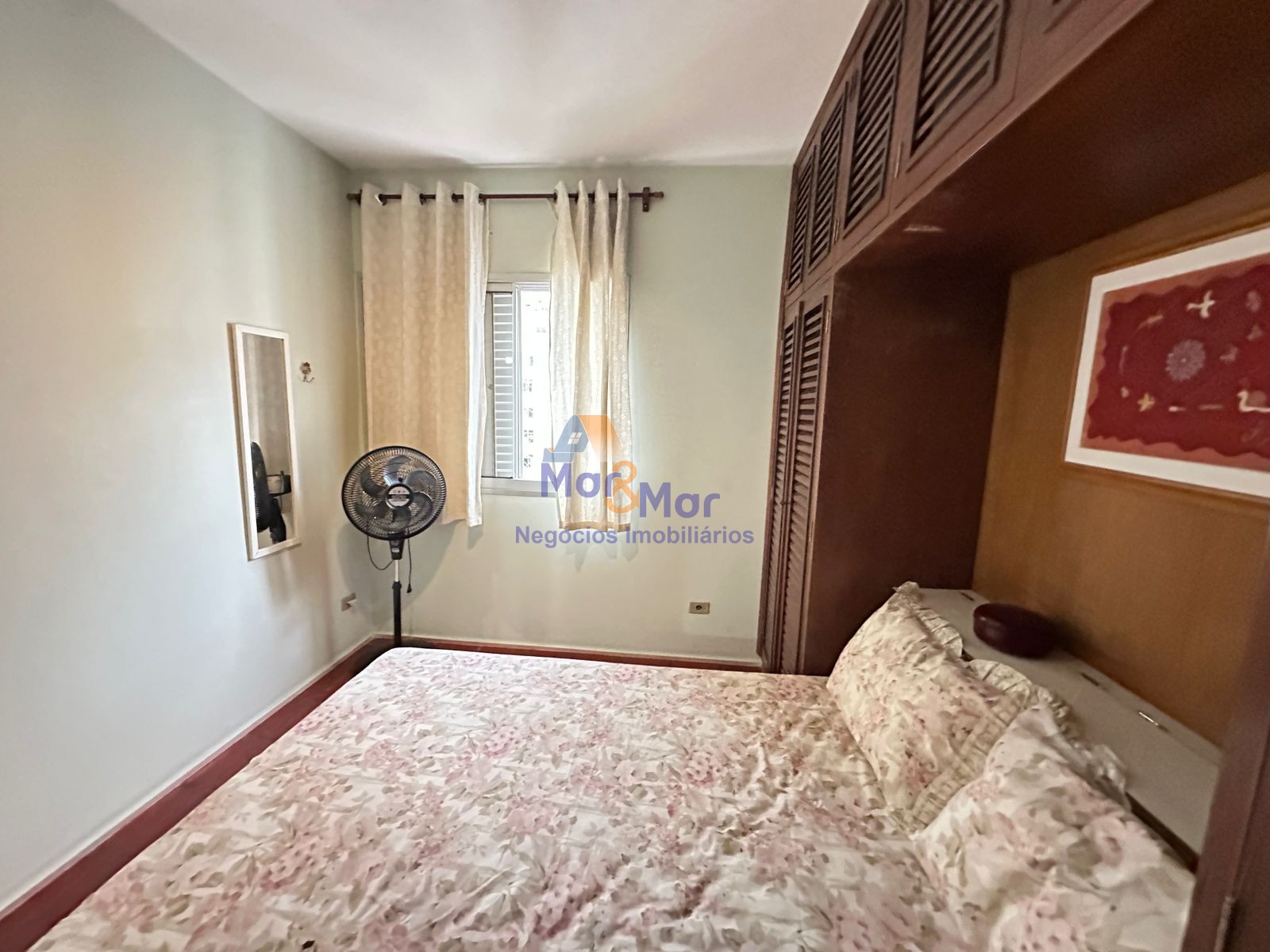 Apartamento na Praia das Pitangueiras, Guarujá - SP