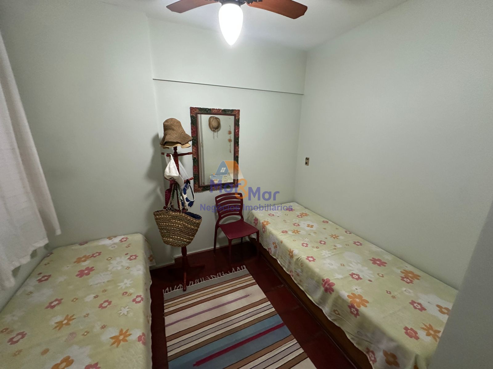 Apartamento na Praia das Pitangueiras, Guarujá - SP