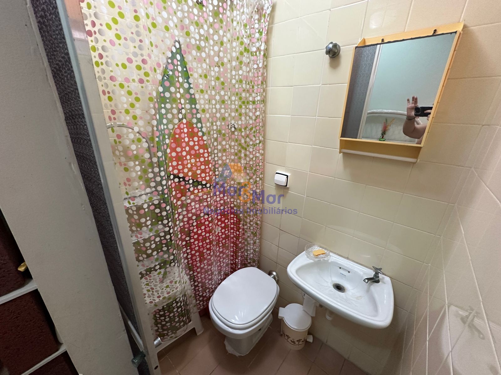 Apartamento na Praia das Pitangueiras, Guarujá - SP
