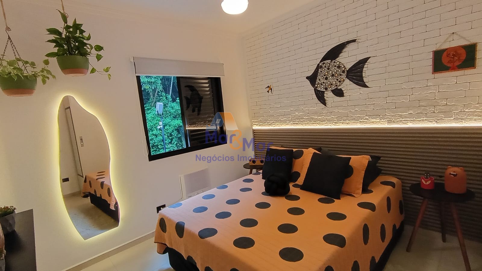 Apartamento na Praia das Pitangueiras, Guarujá - SP