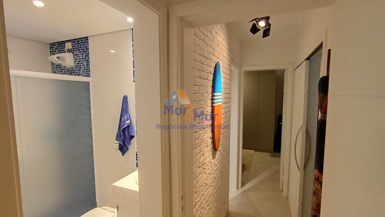 Apartamento na Praia das Pitangueiras, Guarujá - SP