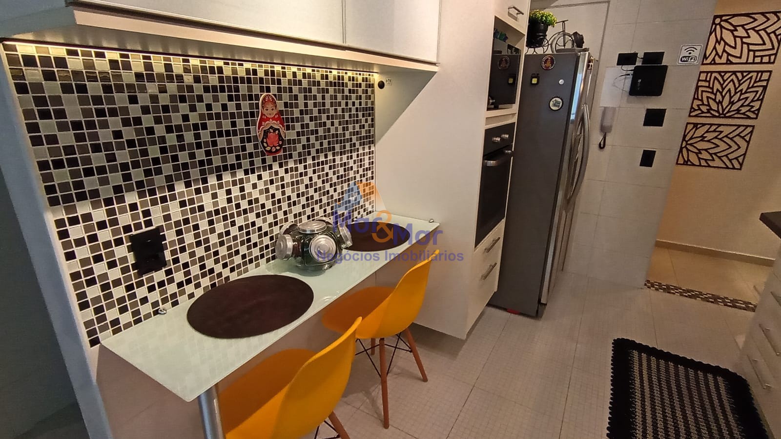 Apartamento na Praia das Pitangueiras, Guarujá - SP