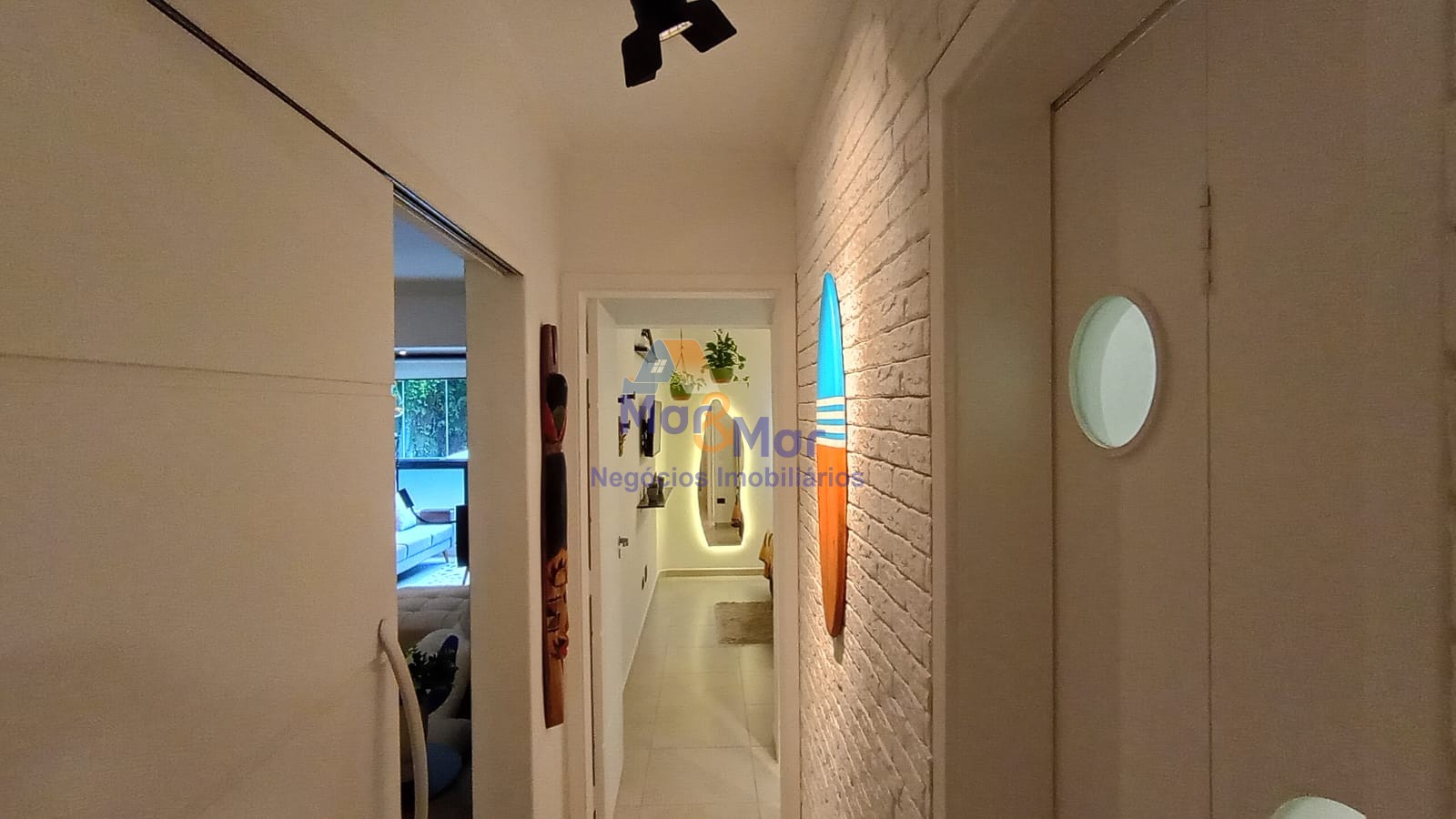 Apartamento na Praia das Pitangueiras, Guarujá - SP