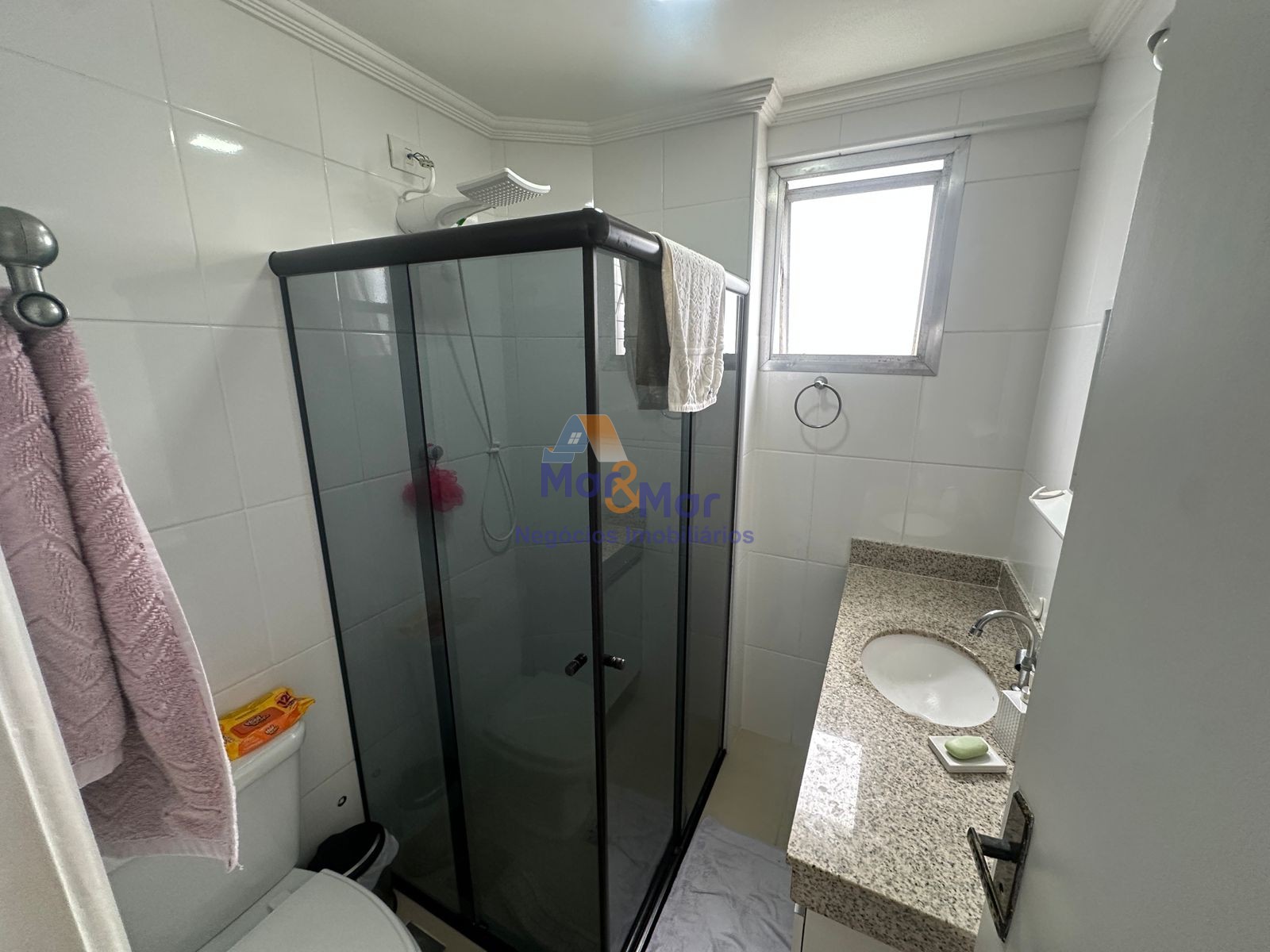 Apartamento na Praia das Pitangueiras, Guarujá - SP
