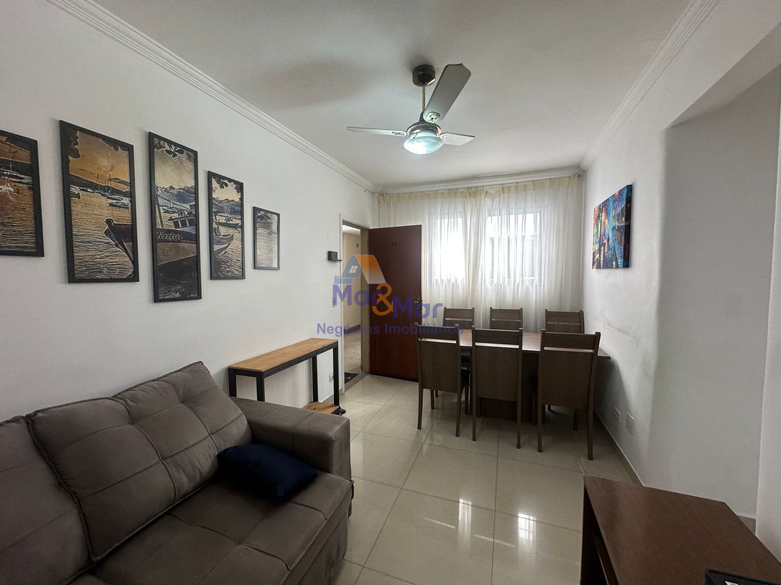 Apartamento na Praia das Pitangueiras, Guarujá - SP