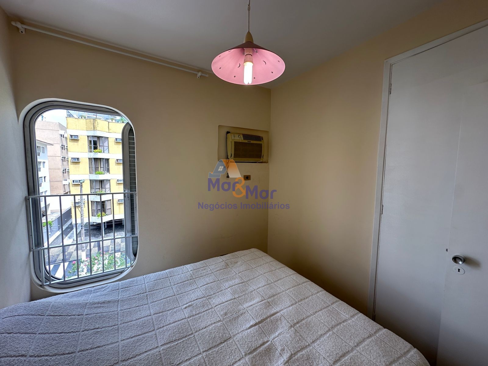 Apartamento na Praia da Enseada, Guarujá - SP