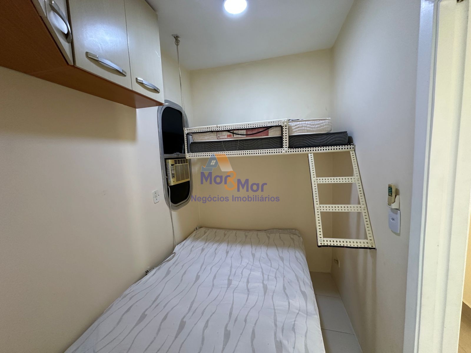 Apartamento na Praia da Enseada, Guarujá - SP