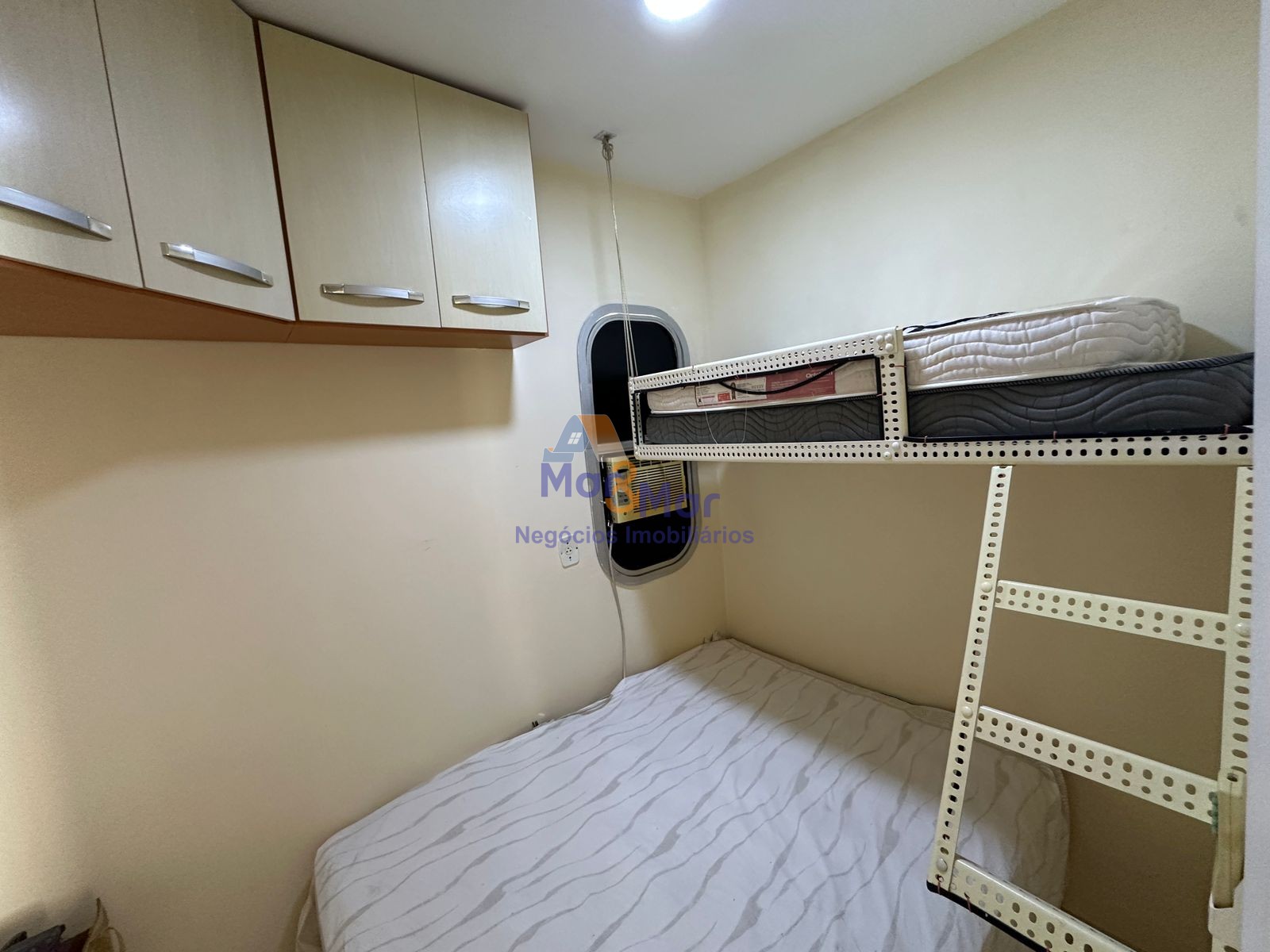 Apartamento na Praia da Enseada, Guarujá - SP