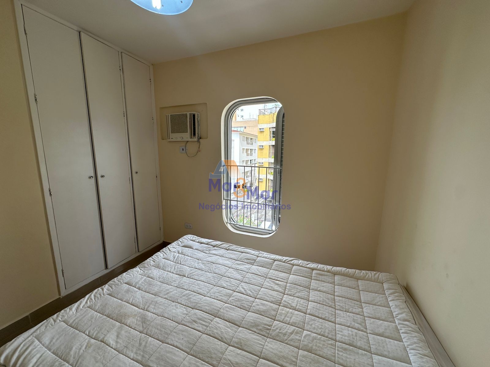 Apartamento na Praia da Enseada, Guarujá - SP