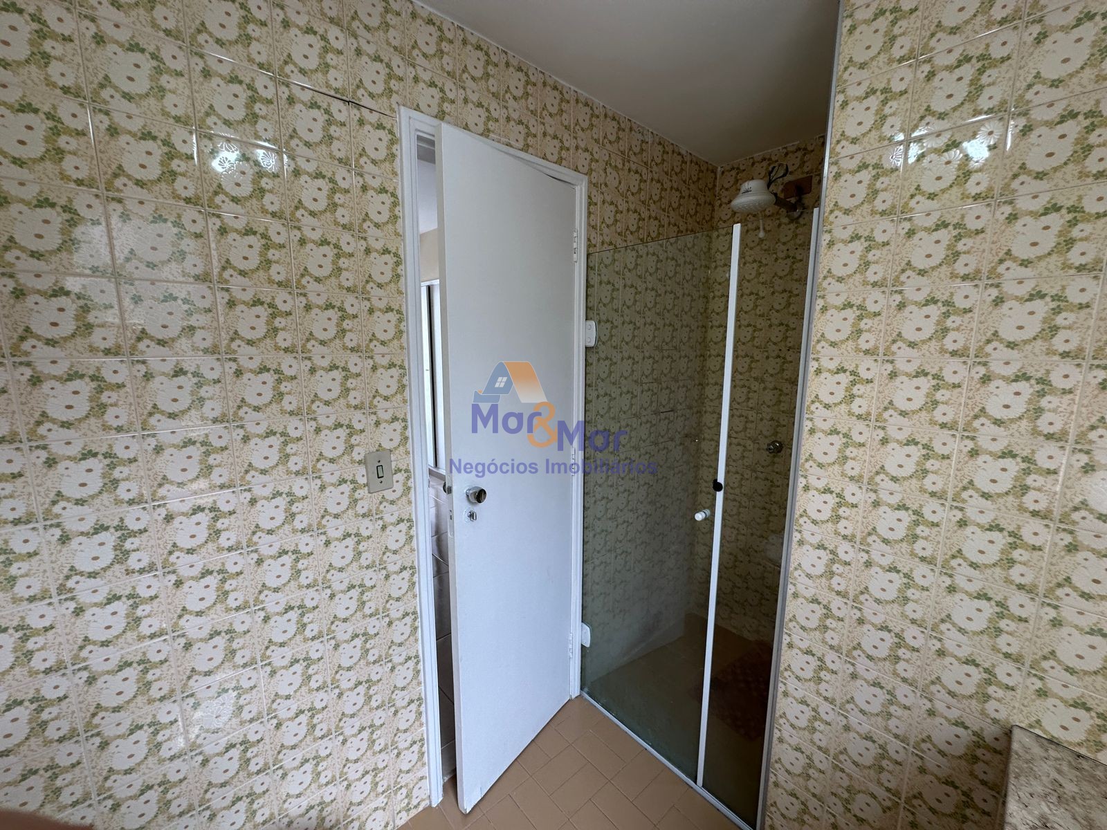 Apartamento na Praia da Enseada, Guarujá - SP