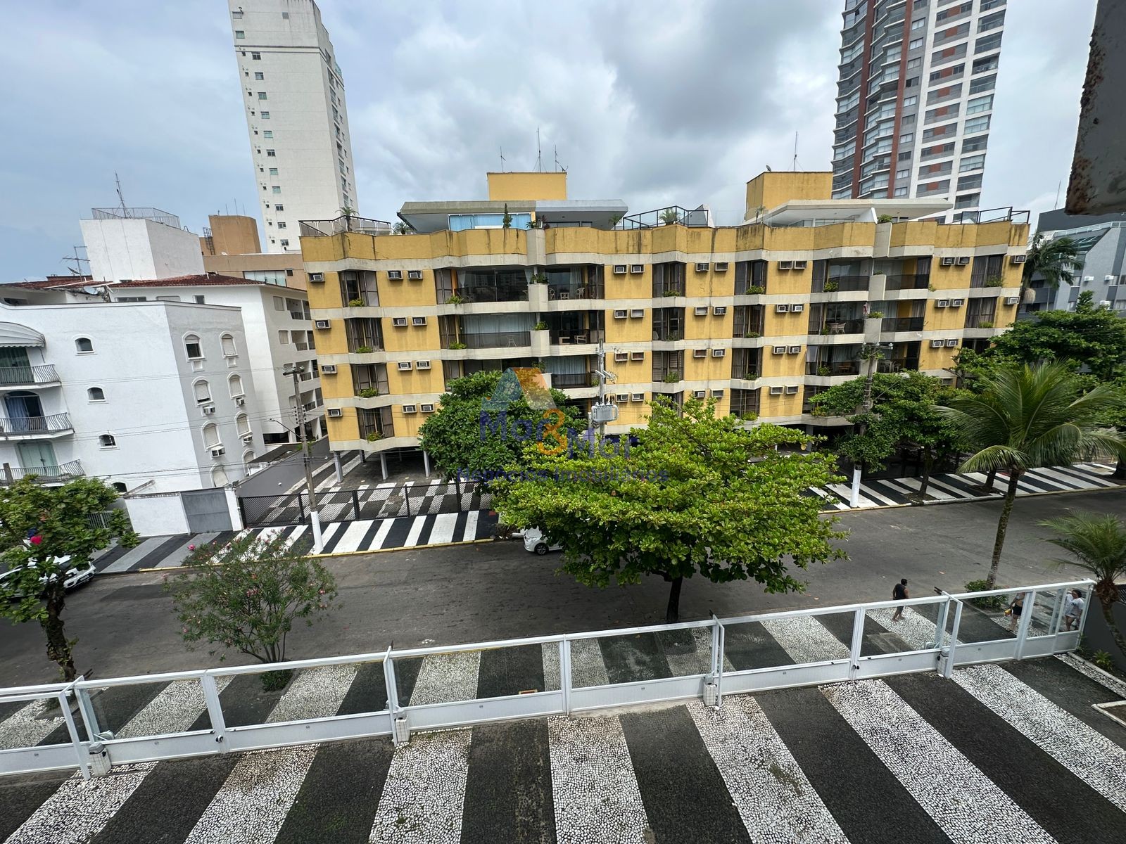 Apartamento na Praia da Enseada, Guarujá - SP