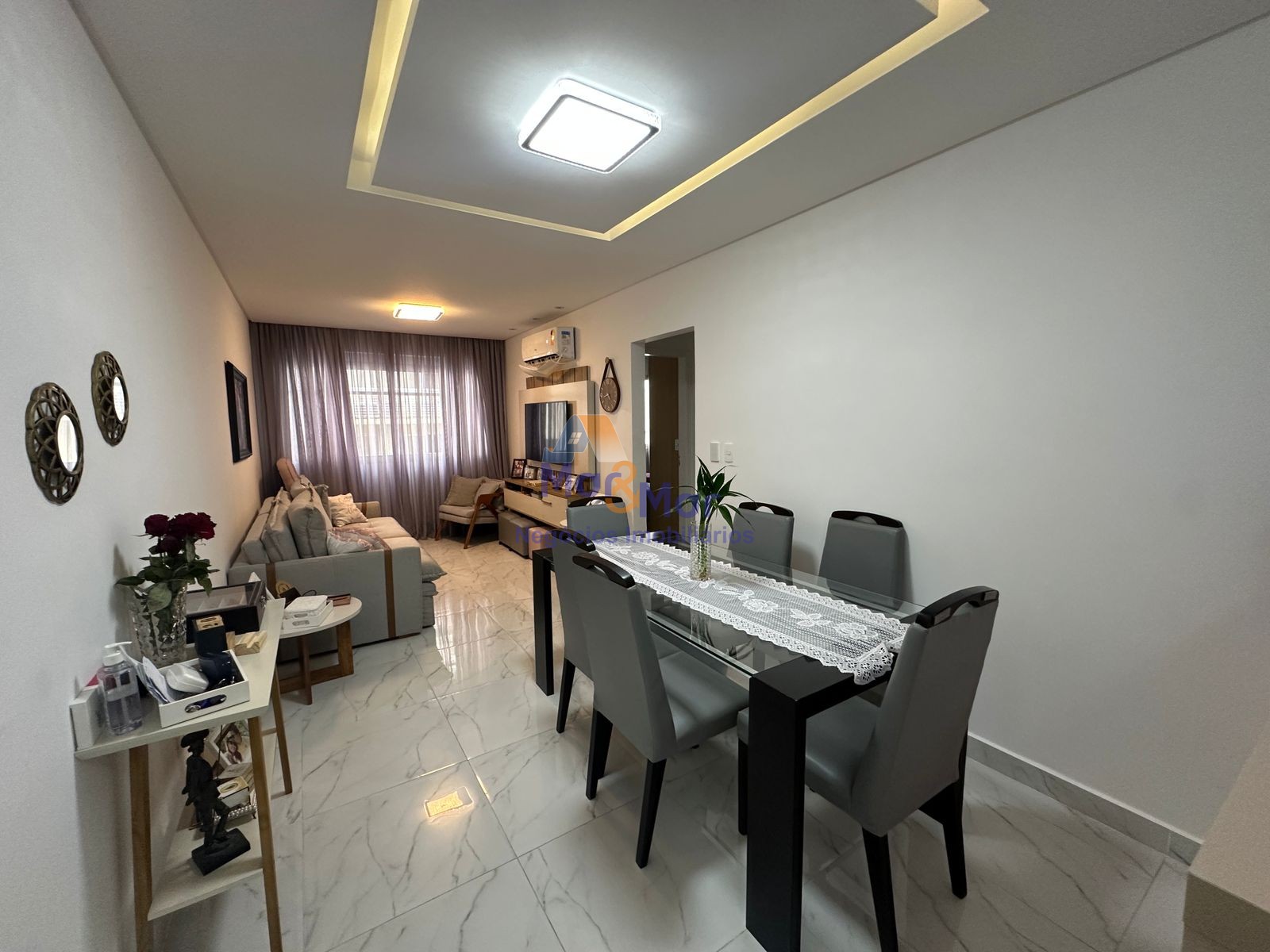Apartamento na Praia das Pitangueiras, Guarujá - SP