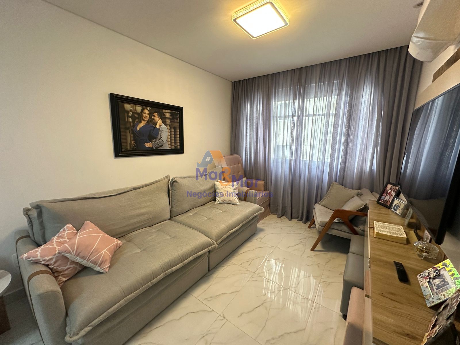 Apartamento na Praia das Pitangueiras, Guarujá - SP