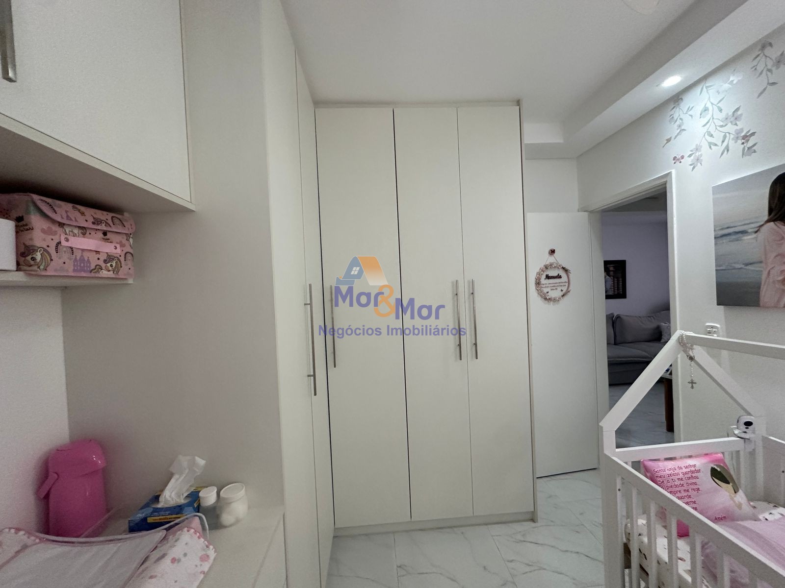 Apartamento na Praia das Pitangueiras, Guarujá - SP