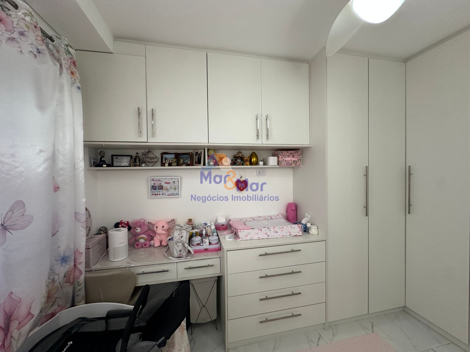 Apartamento na Praia das Pitangueiras, Guarujá - SP