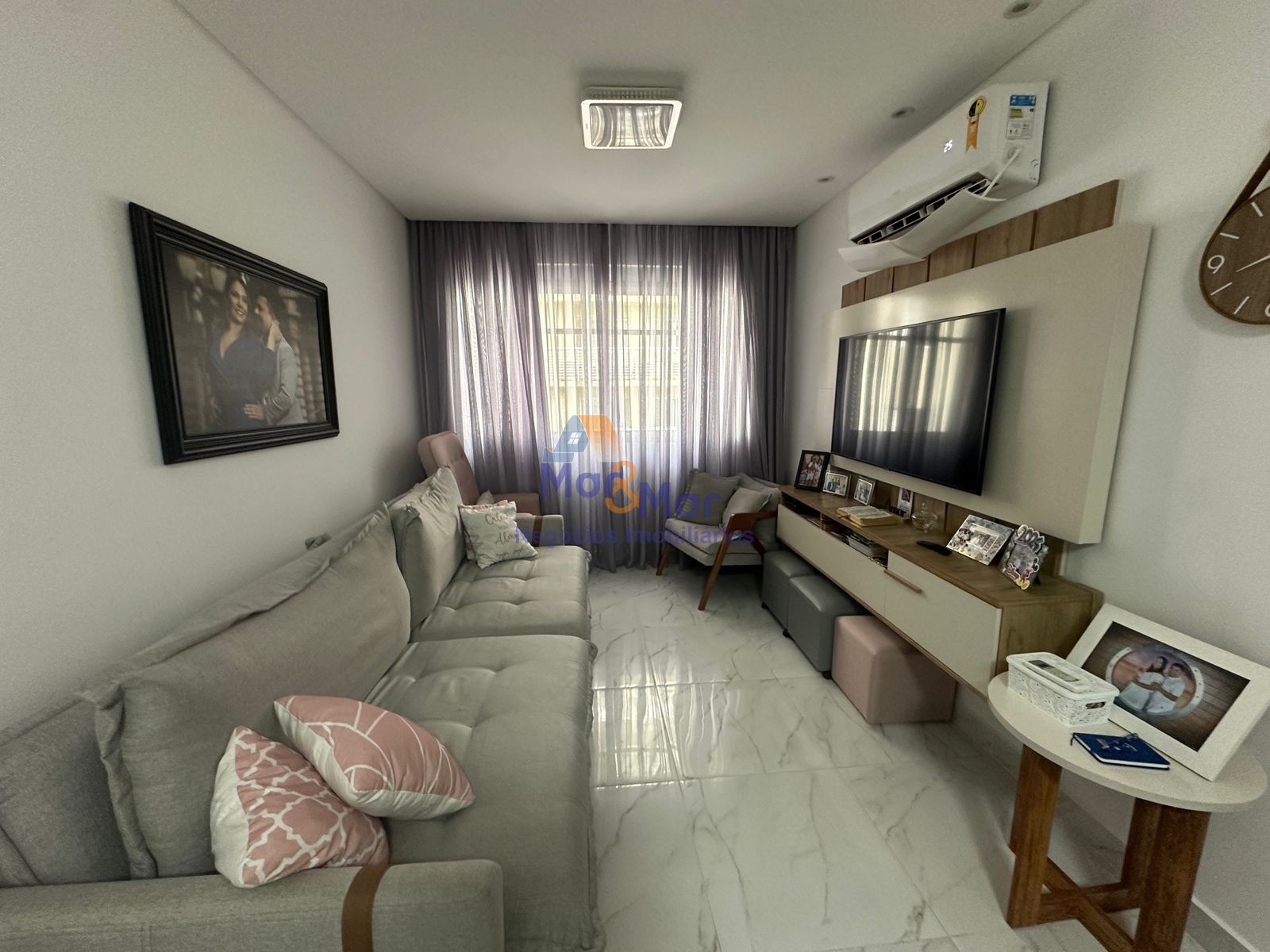 Apartamento na Praia das Pitangueiras, Guarujá - SP