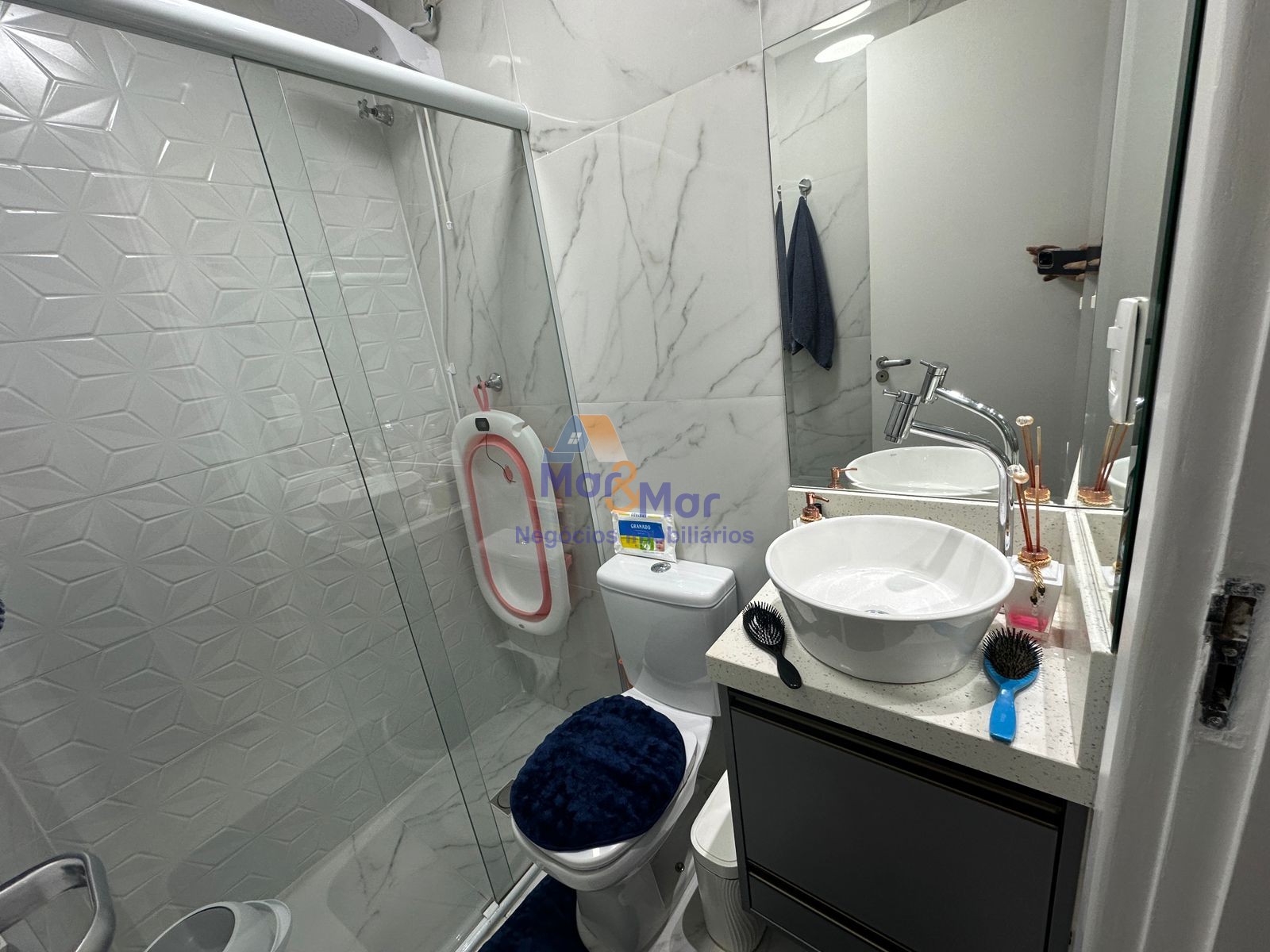 Apartamento na Praia das Pitangueiras, Guarujá - SP