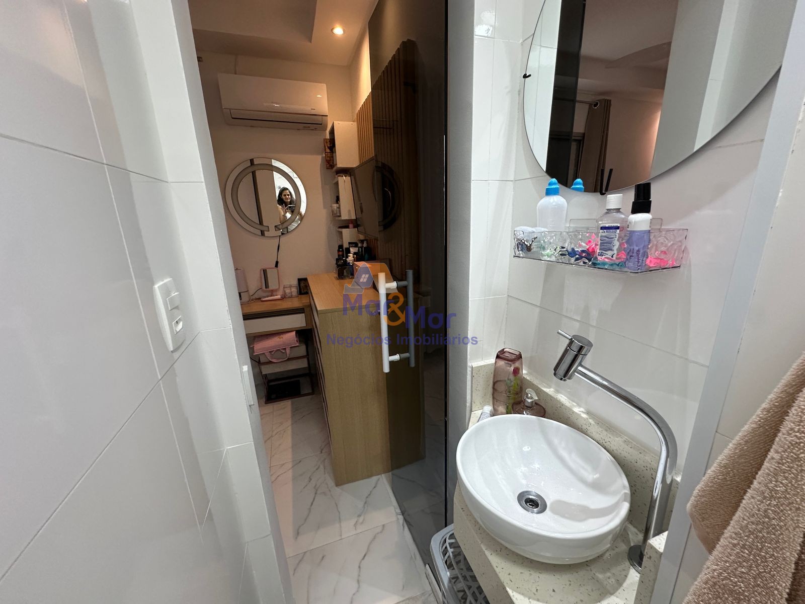 Apartamento na Praia das Pitangueiras, Guarujá - SP