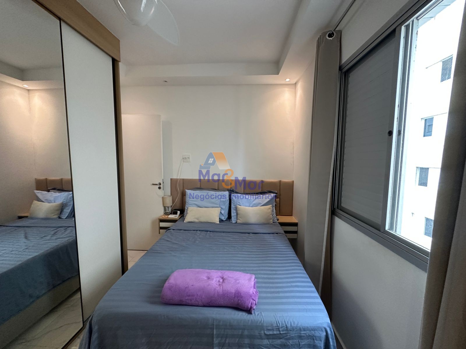 Apartamento na Praia das Pitangueiras, Guarujá - SP